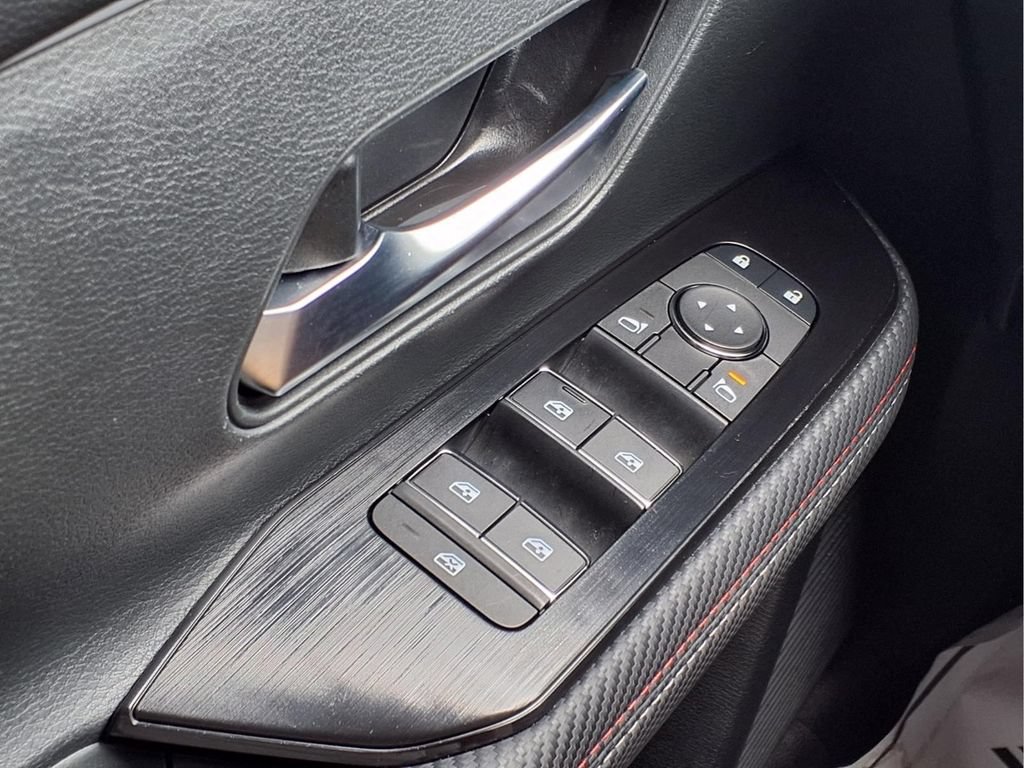 Used 2025 Nissan Kicks SR FWD image 20
