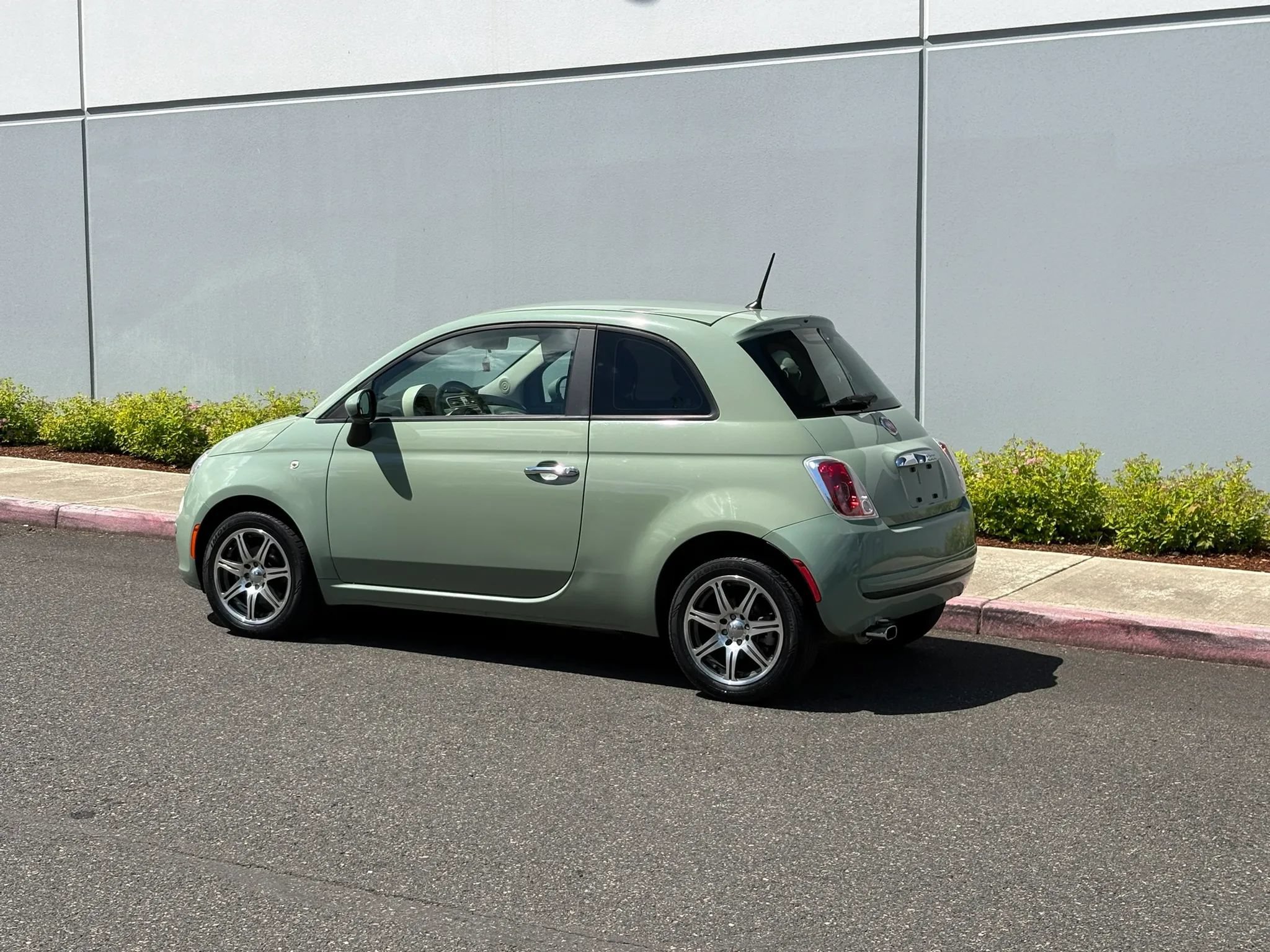 Used 2013 FIAT 500 Pop FWD image 4
