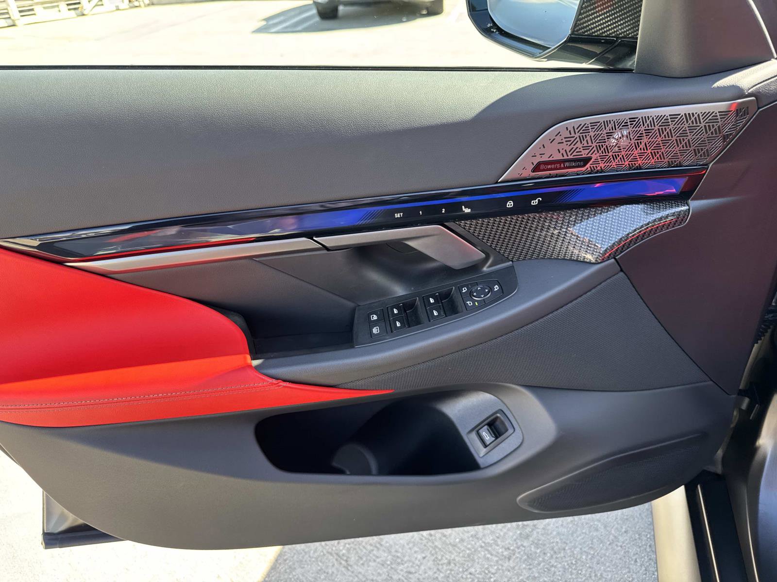 Used 2025 BMW M5 w/ Carbon Package image 12