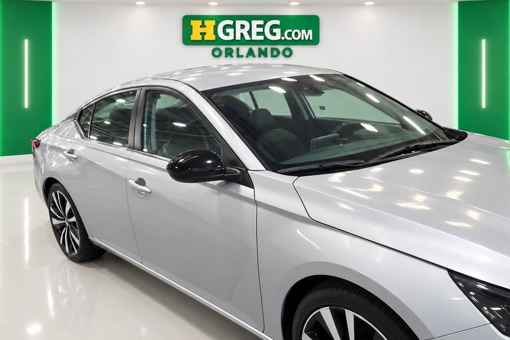 Used 2021 Nissan Altima 2.5 SR FWD image 2