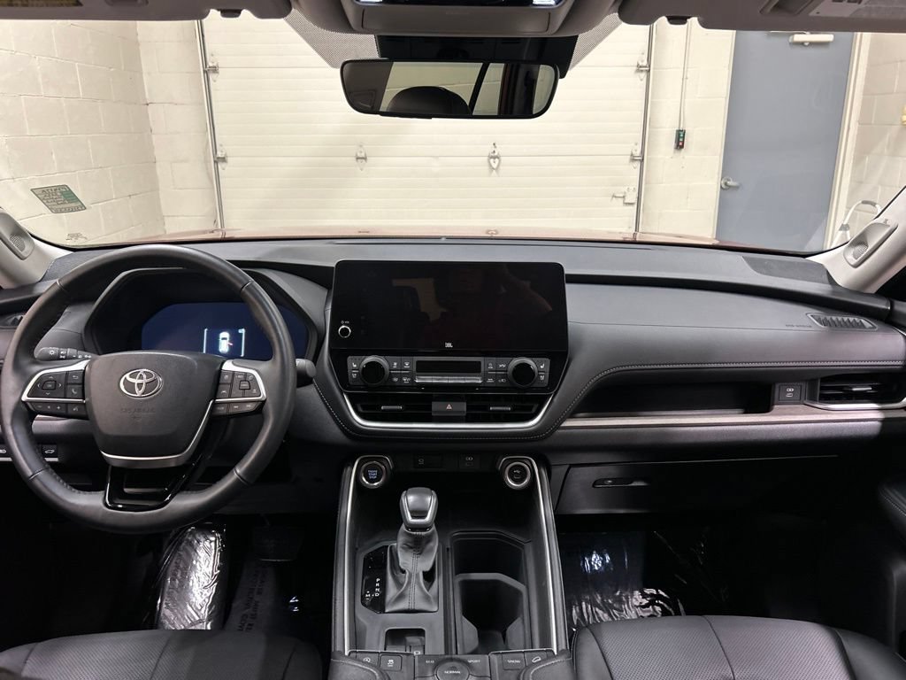 Used 2026 Toyota Grand Highlander AWD image 20