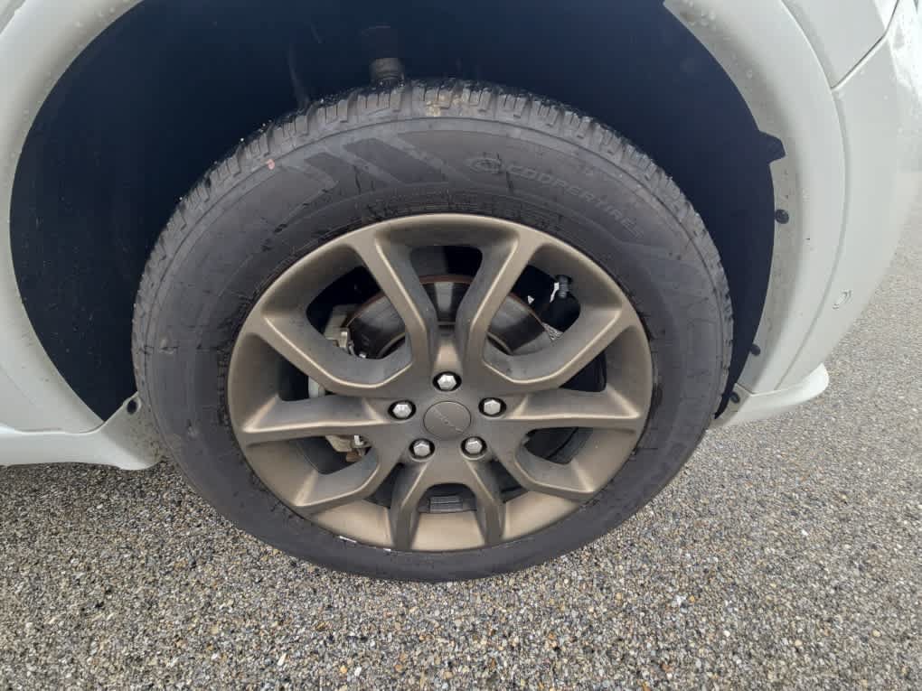 Used 2018 Dodge Durango R/T w/ Technology Group AWD/4WD image 6