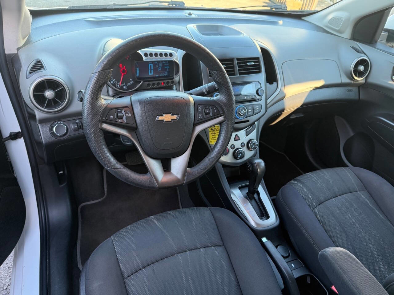 Used 2014 Chevrolet Sonic LT FWD image 22