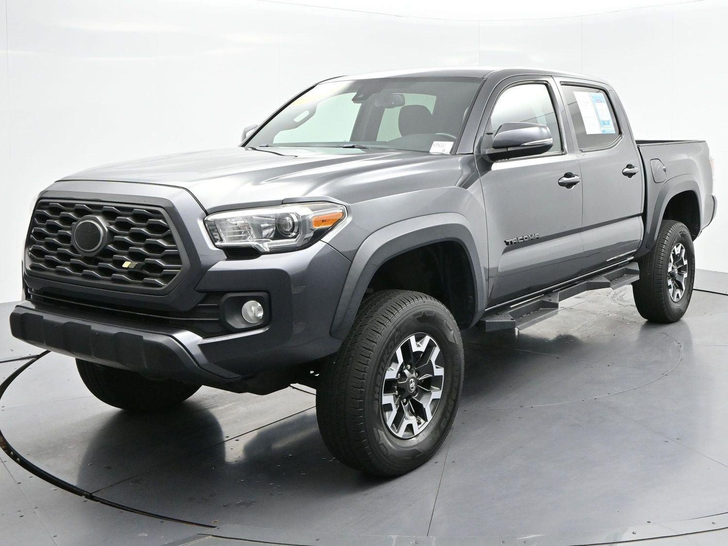 Used 2020 Toyota Tacoma TRD Off-Road w/ Technology Package AWD/4WD image 3