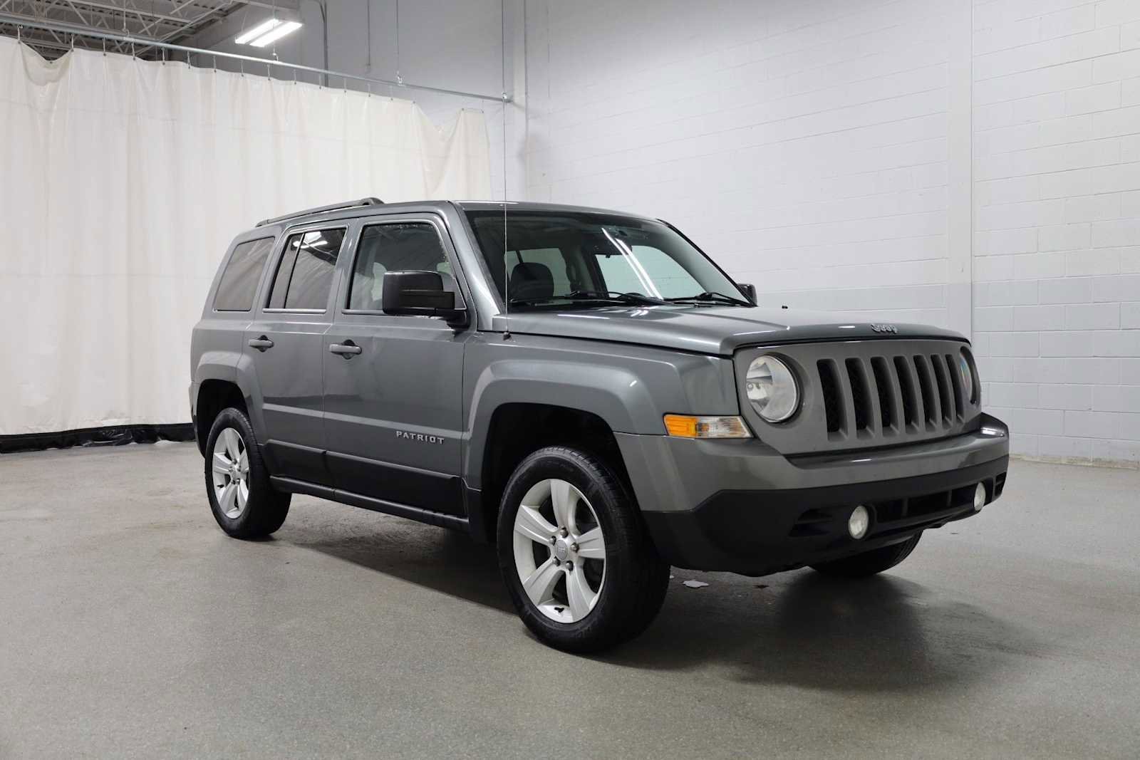 Used 2014 Jeep Patriot Latitude w/ Sun/Sound Group image 13