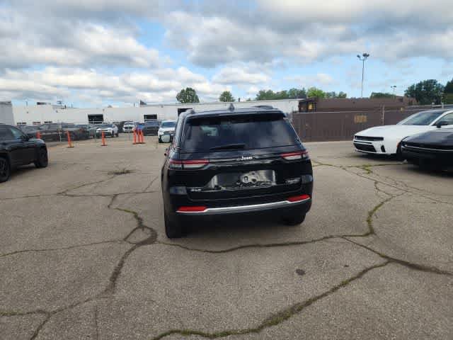 Certified 2023 Jeep Grand Cherokee Laredo w/ Trailer Tow Prep Group (B) AWD/4WD image 21
