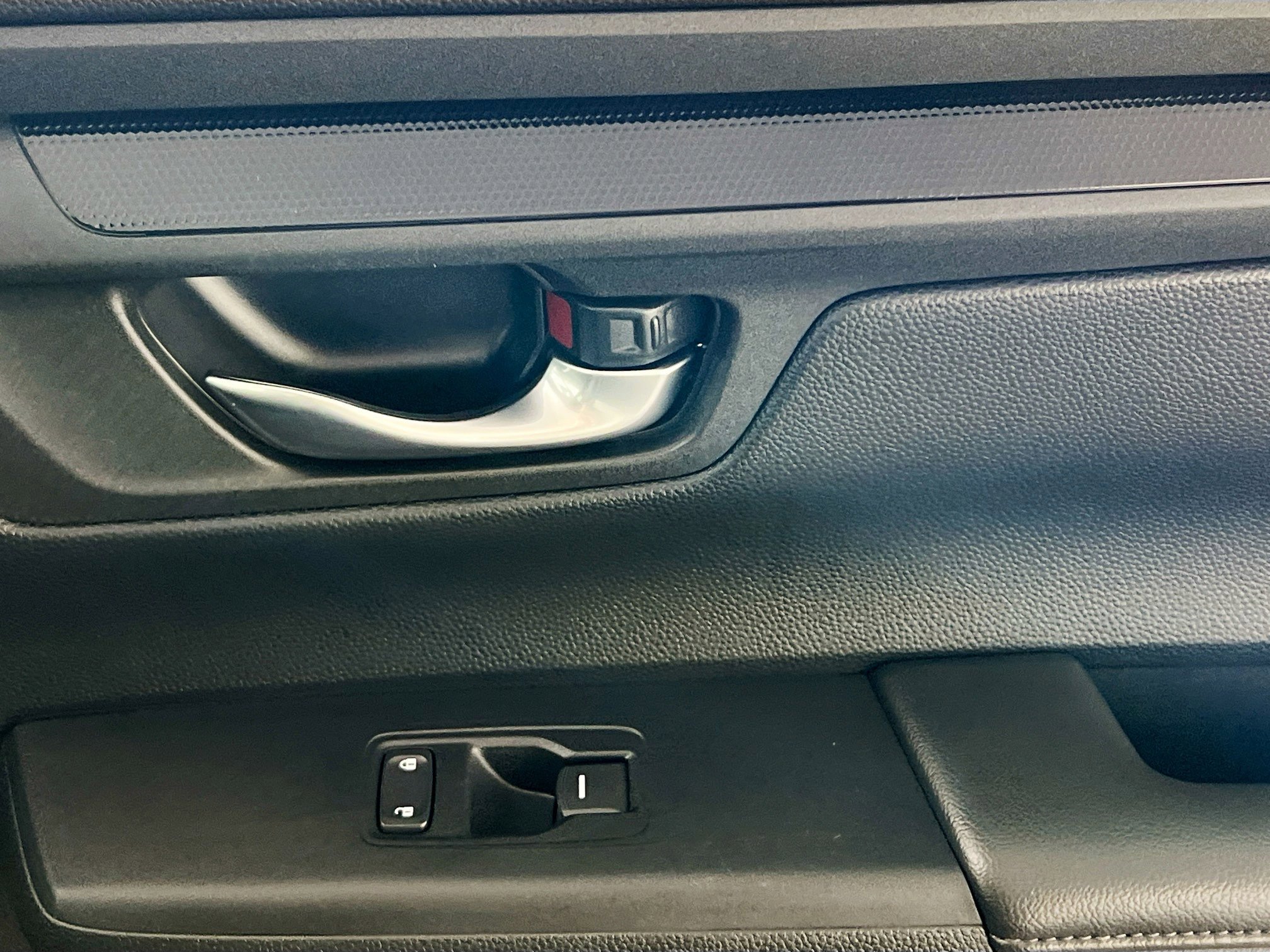 Used 2025 Honda CR-V LX image 32