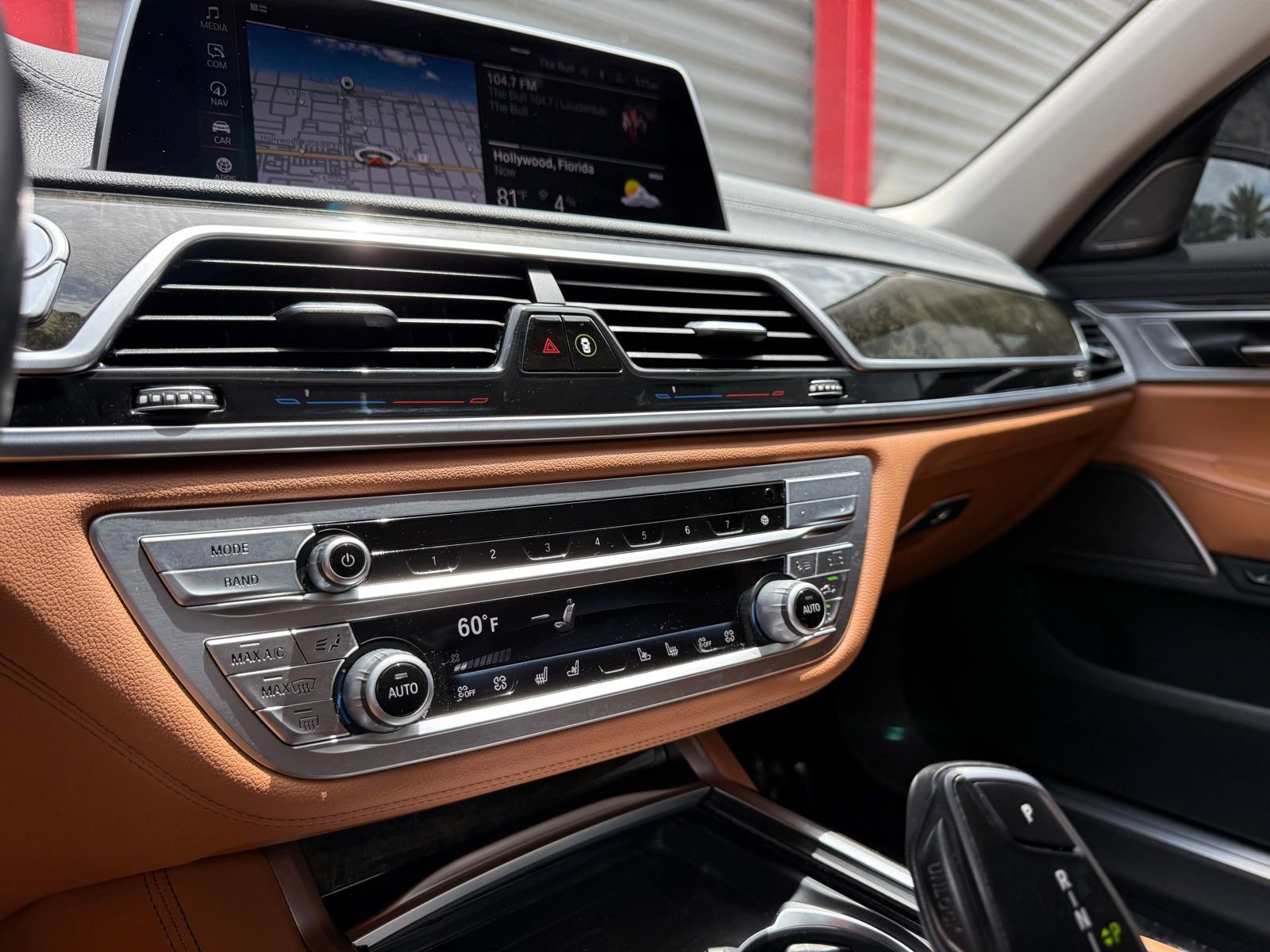 Used 2022 BMW 740i xDrive w/ Premium Package AWD/4WD image 25