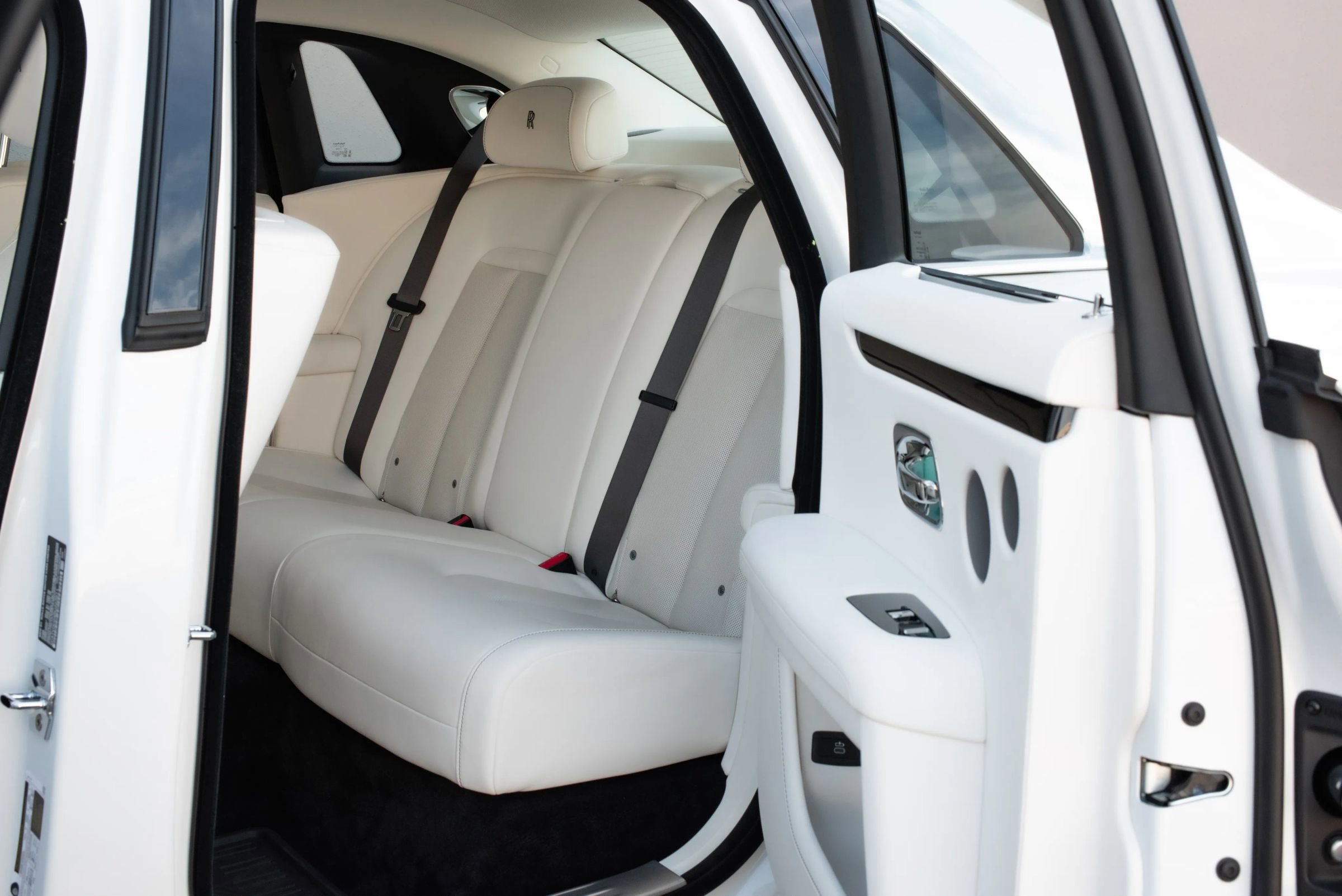 Used 2024 Rolls-Royce Ghost image 18