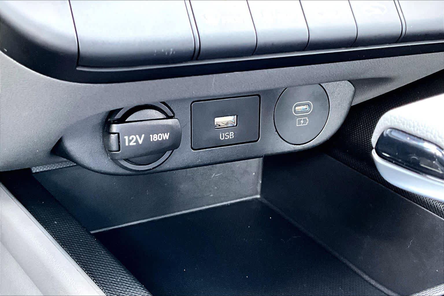 Used 2024 Hyundai Elantra Blue FWD image 33