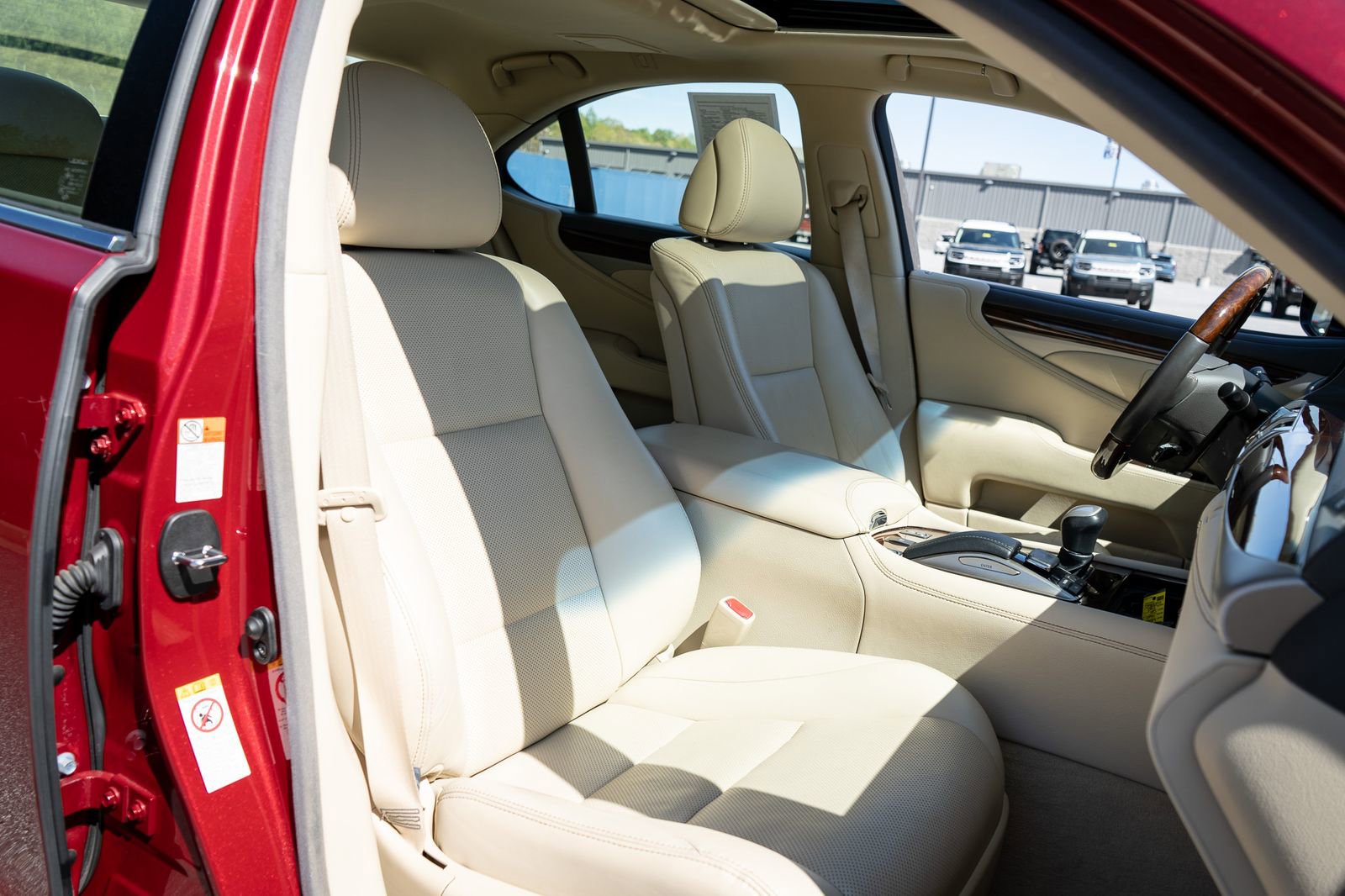 Used 2017 Lexus LS 460 AWD w/ Comfort Package image 23