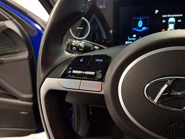 Used 2023 Hyundai Elantra Limited w/ Preferred Accessory Package image 20