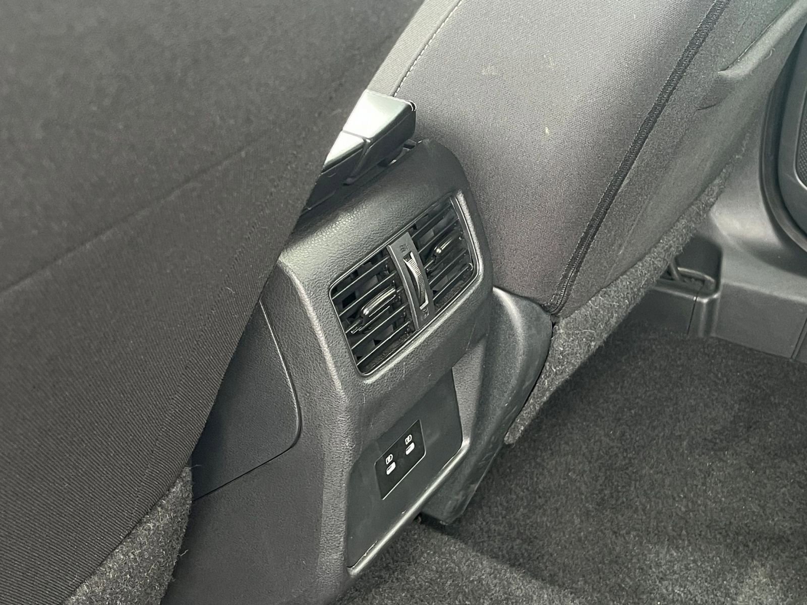 Used 2025 Nissan Rogue SV FWD image 24