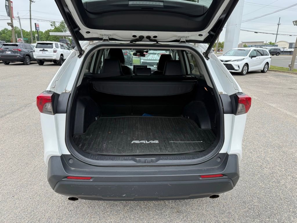 Used 2020 Toyota RAV4 XLE Premium AWD/4WD image 9