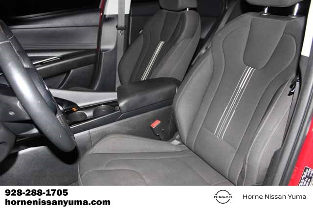 Used 2023 Hyundai Elantra SEL w/ Convenience Package FWD image 4