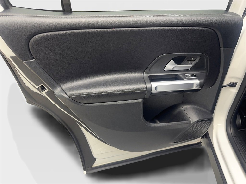 Used 2022 Mercedes-Benz GLB 250 w/ Premium Package Lite image 34