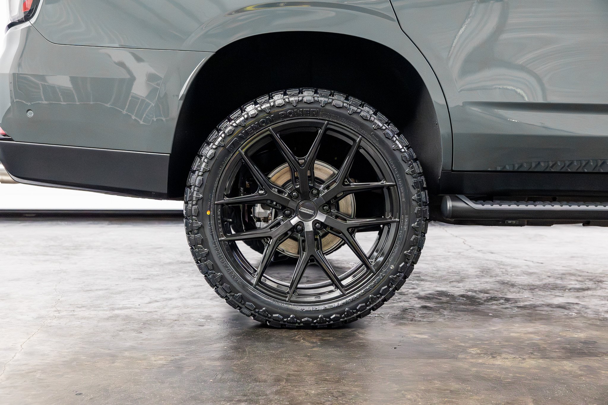 Used 2026 Chevrolet Tahoe Z71 w/ Comfort Package AWD/4WD image 26