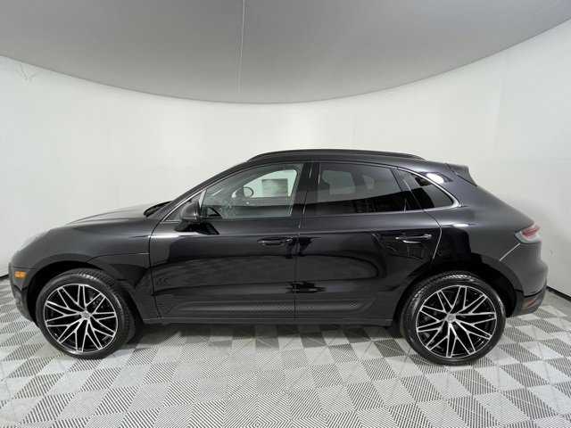 New 2026 Porsche Macan image 2