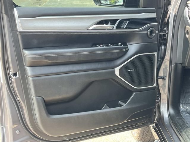 Used 2023 Jeep Wagoneer Series II AWD/4WD image 30