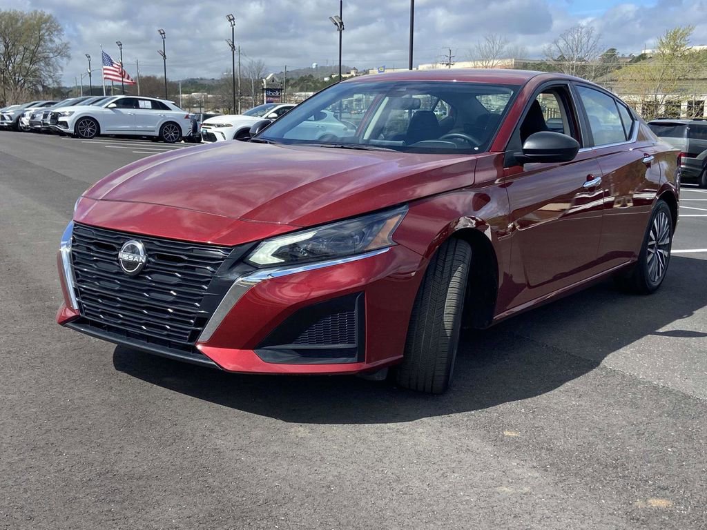 Used 2024 Nissan Altima 2.5 SV FWD image 7