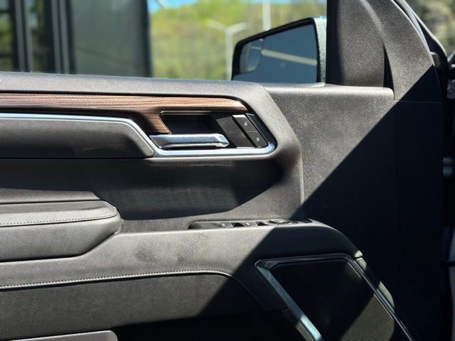 Used 2024 Chevrolet Silverado 1500 LT AWD/4WD image 23