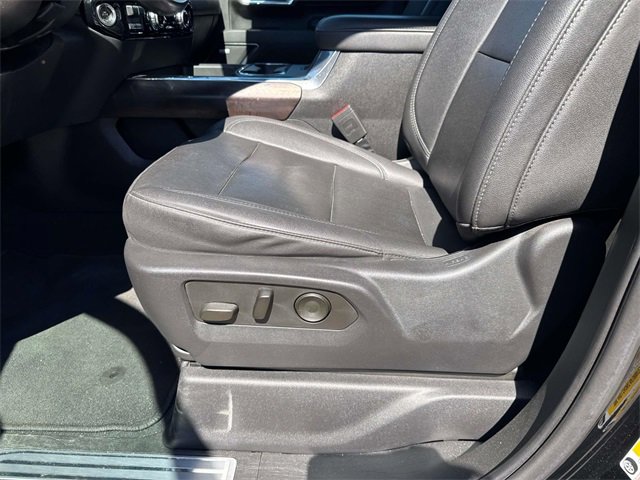 Used 2024 GMC Sierra 3500 SLT w/ SLT Premium Package image 21