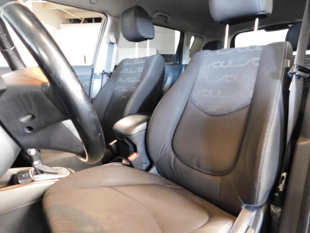 Used 2013 Kia Soul + w/ Audio Pkg FWD image 2