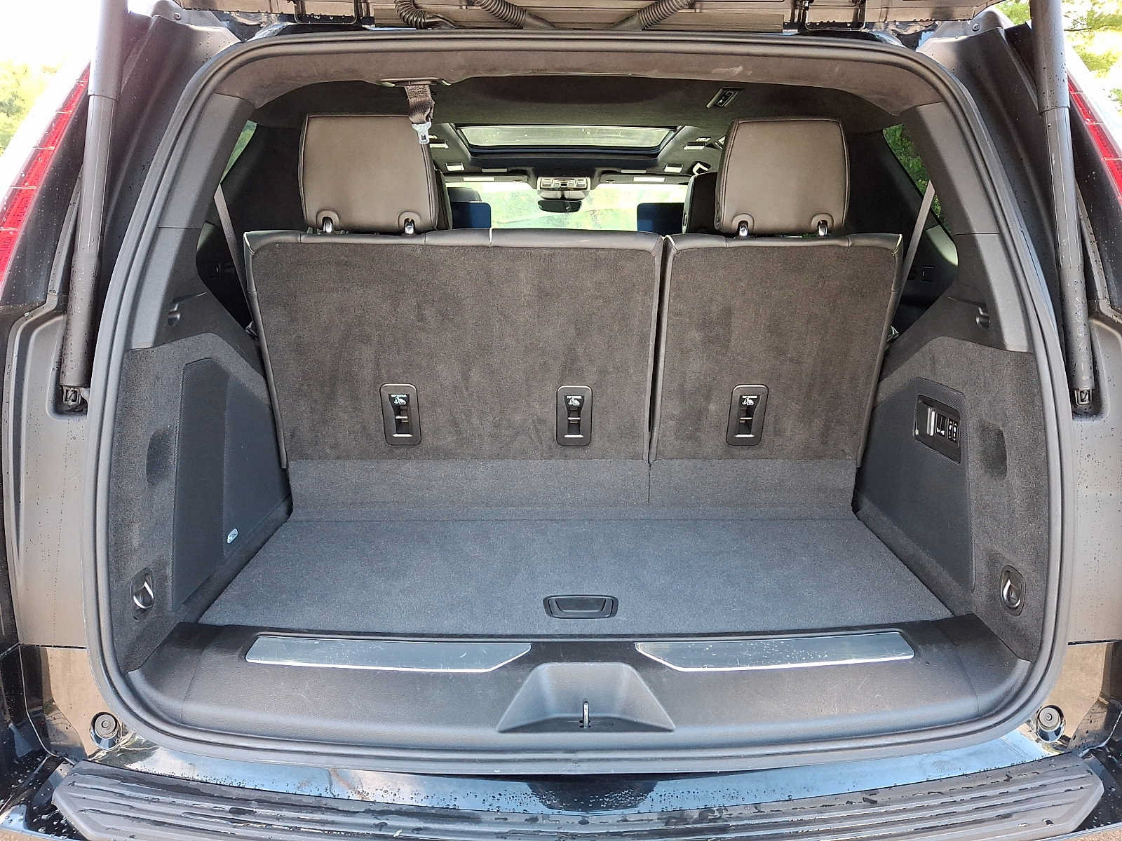 Certified 2024 Cadillac Escalade Sport Platinum w/ LPO, ONYX Package AWD/4WD image 24