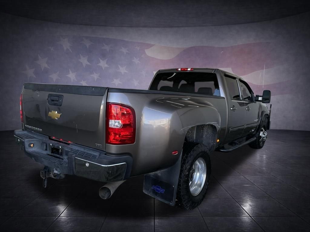 Used 2013 Chevrolet Silverado 3500 LTZ w/ LTZ Plus Package image 5