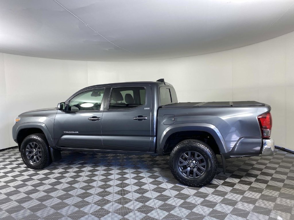Used 2022 Toyota Tacoma SR5 AWD/4WD image 5