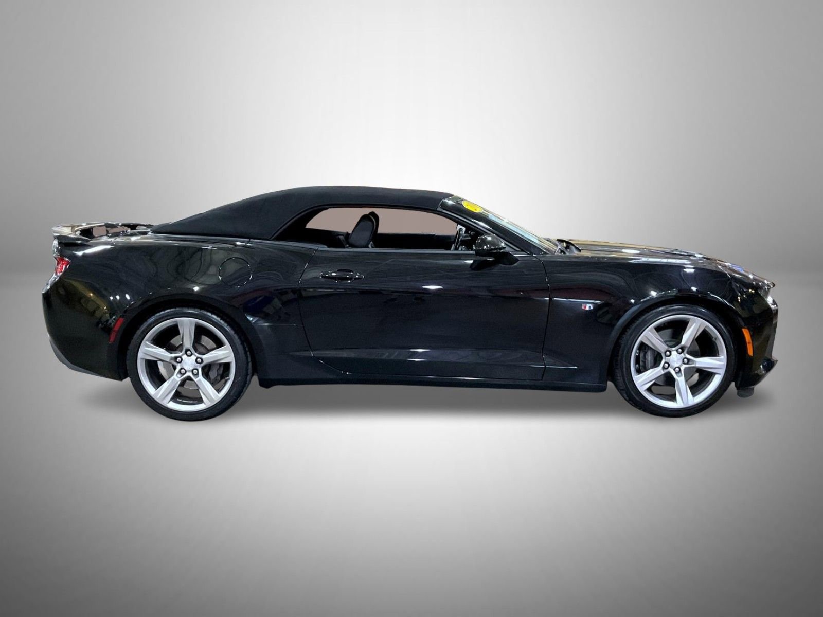 Used 2018 Chevrolet Camaro SS image 4