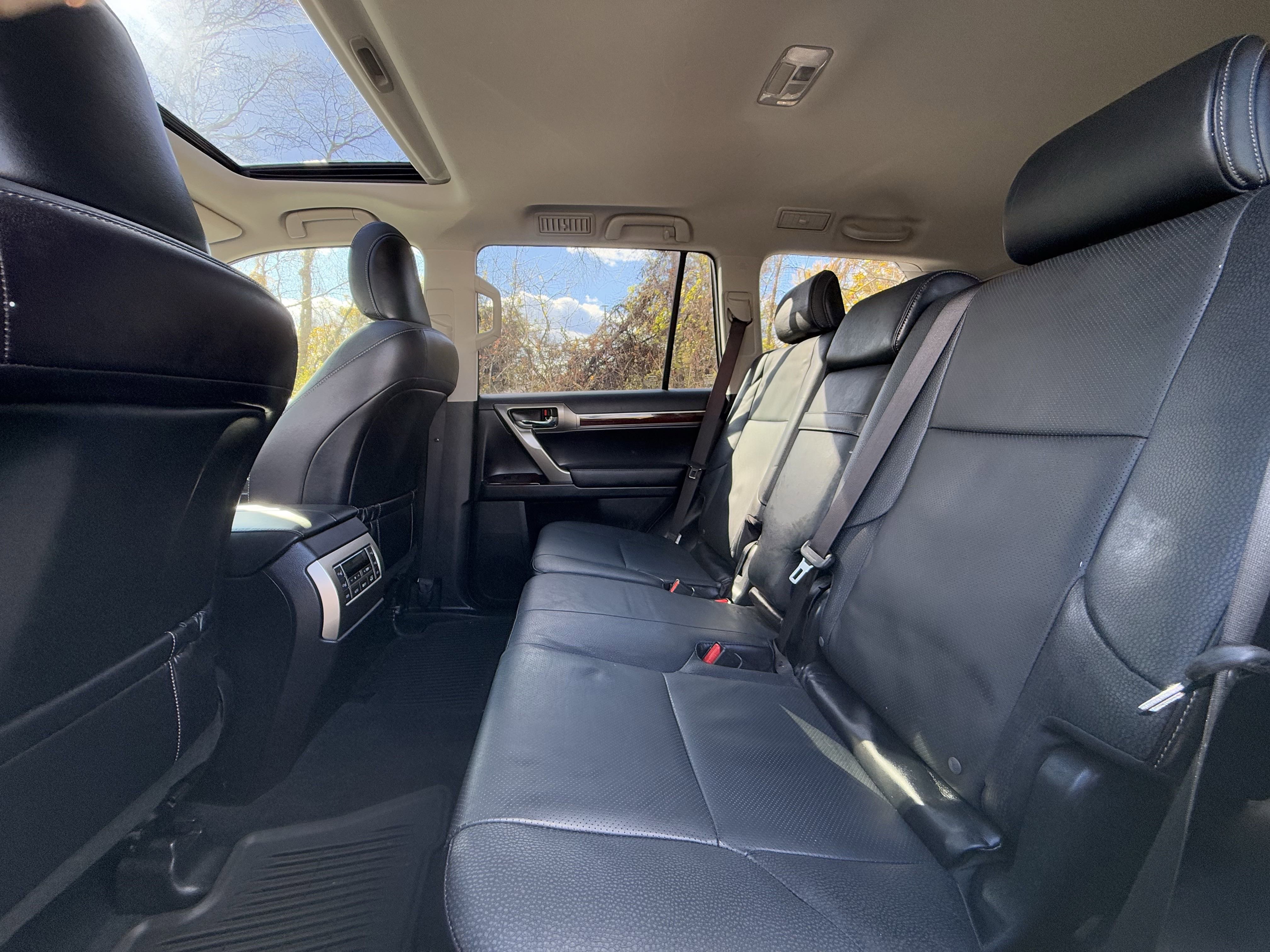 Used 2017 Lexus GX 460 image 31