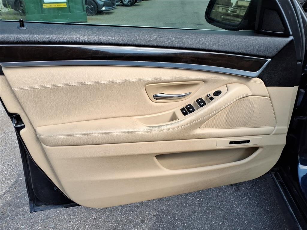Used 2012 BMW 528i xDrive Sedan image 14