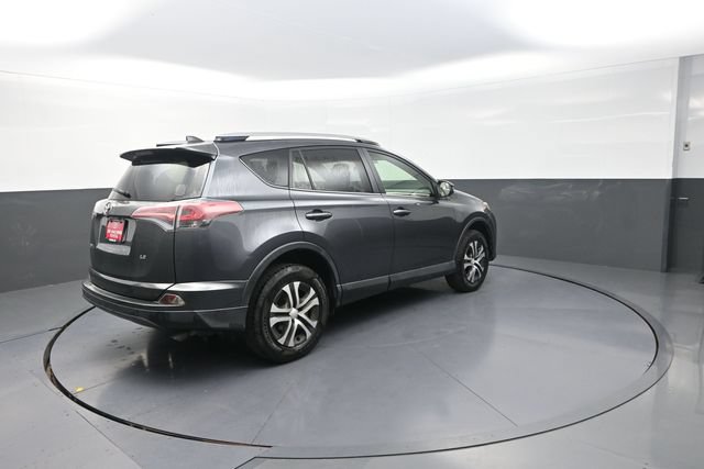 Used 2016 Toyota RAV4 LE FWD image 18
