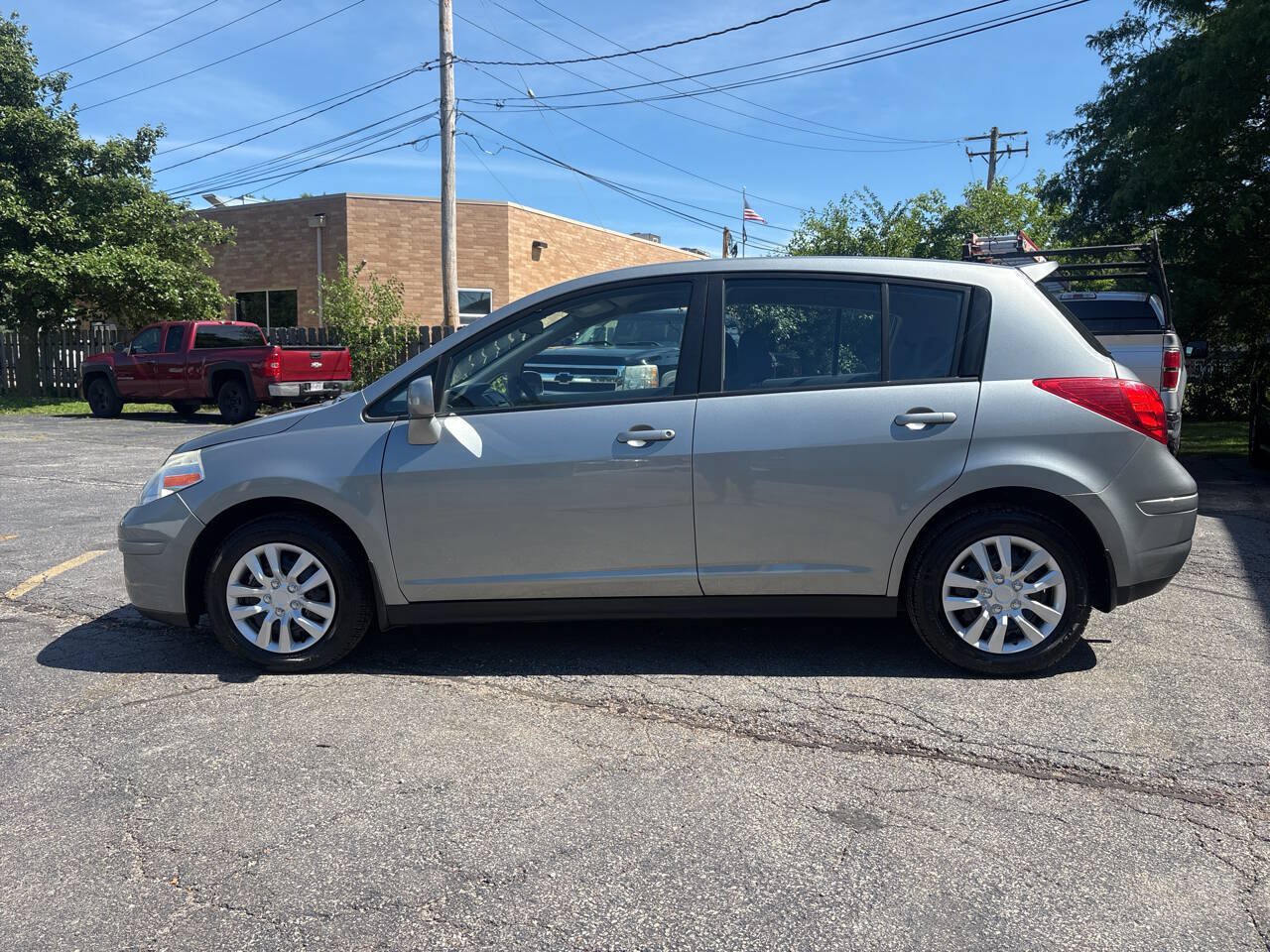 Used 2009 Nissan Versa 1.8 S w/ PWR Pkg FWD image 2