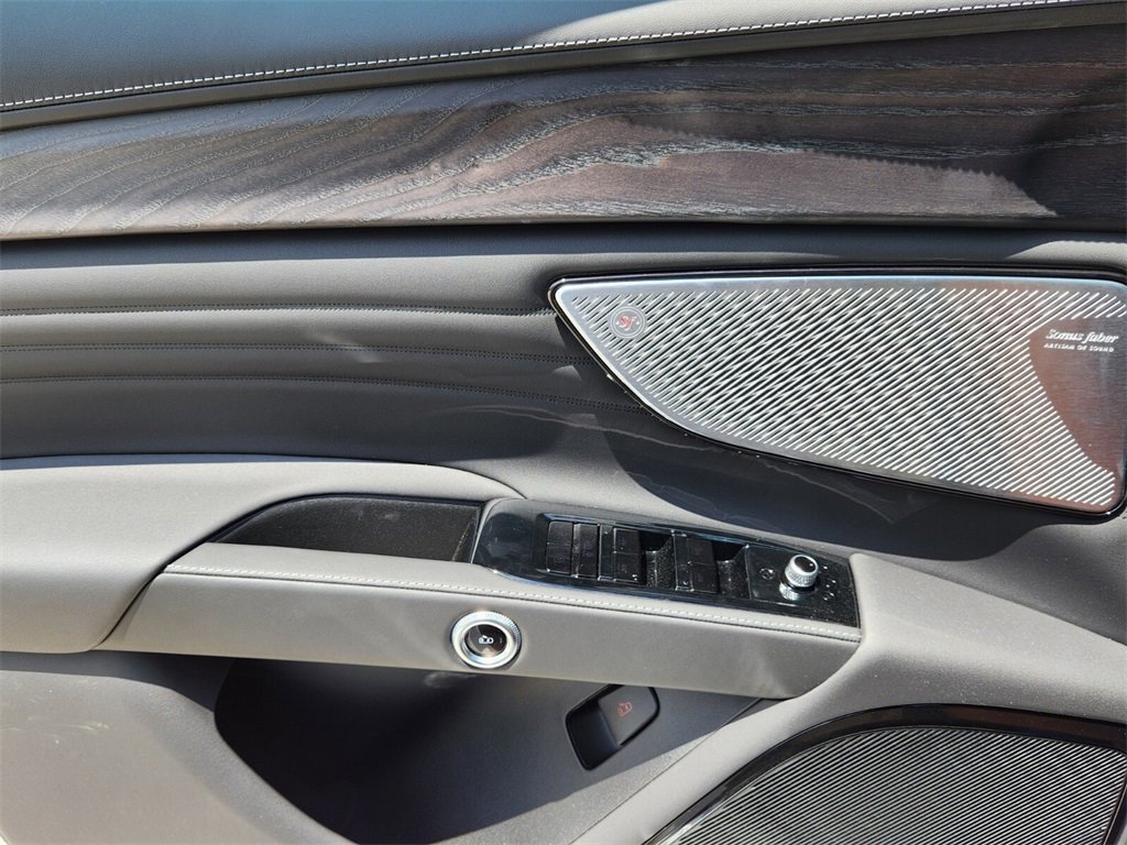 New 2025 Maserati Grecale GT image 12