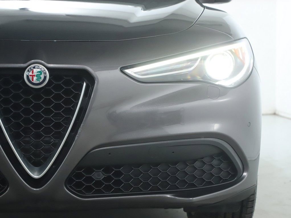 Used 2018 Alfa Romeo Stelvio Ti Sport image 7