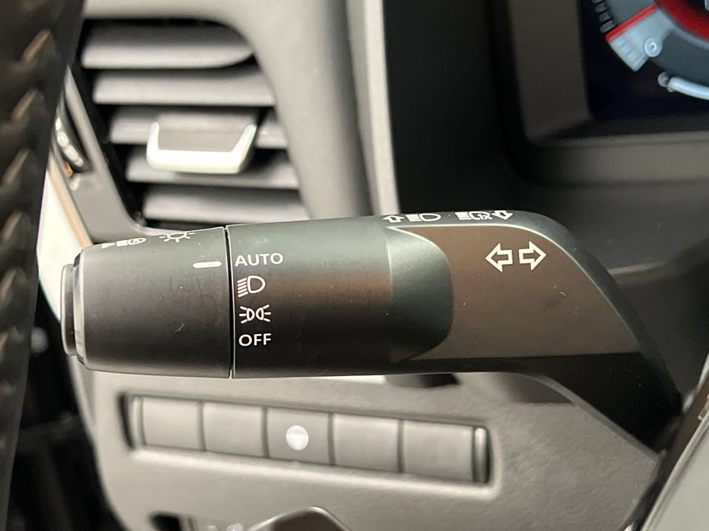 Used 2026 Nissan Rogue SL FWD image 48