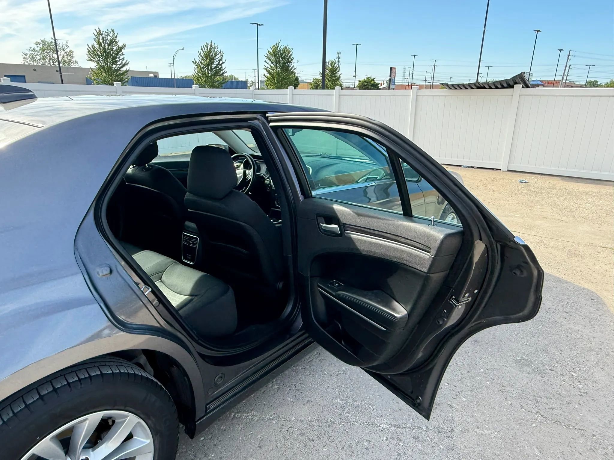 Used 2019 Chrysler 300 Touring RWD image 21