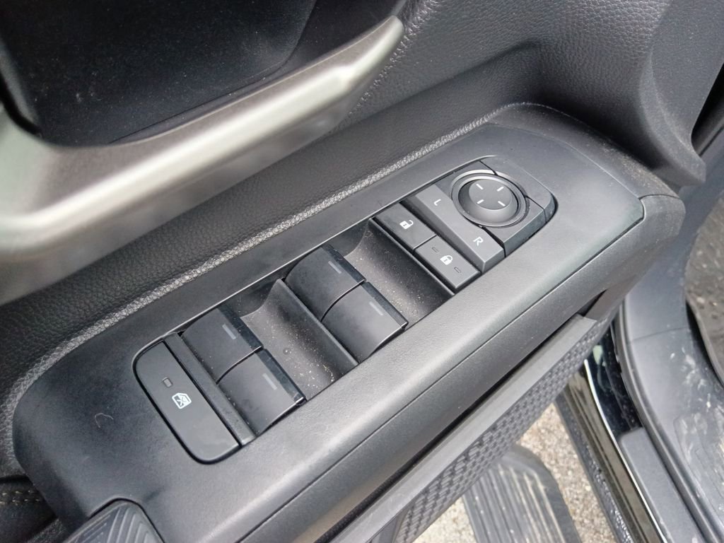 Used 2025 Toyota Tacoma Limited AWD/4WD image 12
