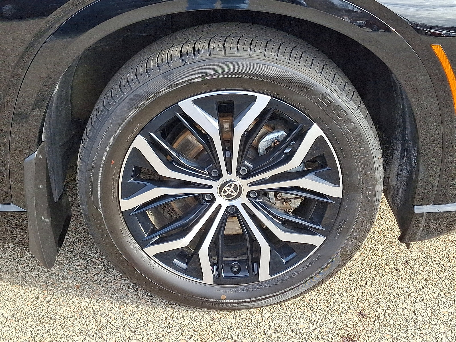 Used 2025 Toyota Crown Signia image 8