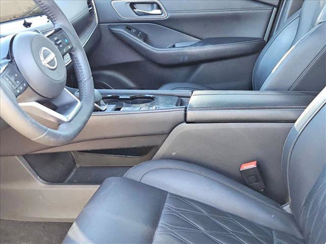 Used 2024 Nissan Rogue Platinum FWD image 17