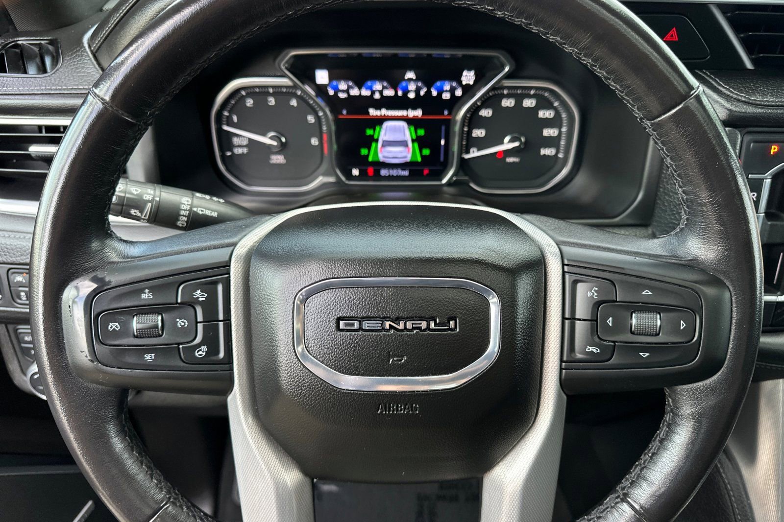Used 2021 GMC Yukon Denali w/ Denali Ultimate Package AWD/4WD image 33
