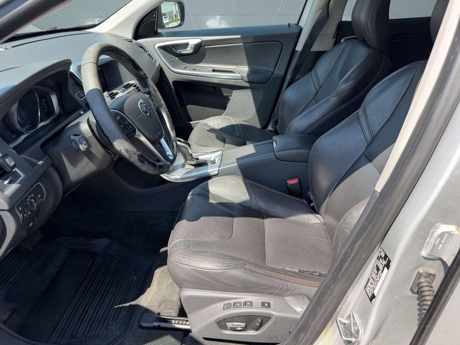 Used 2017 Volvo XC60 T5 Dynamic w/ Preferred Option Package FWD image 5