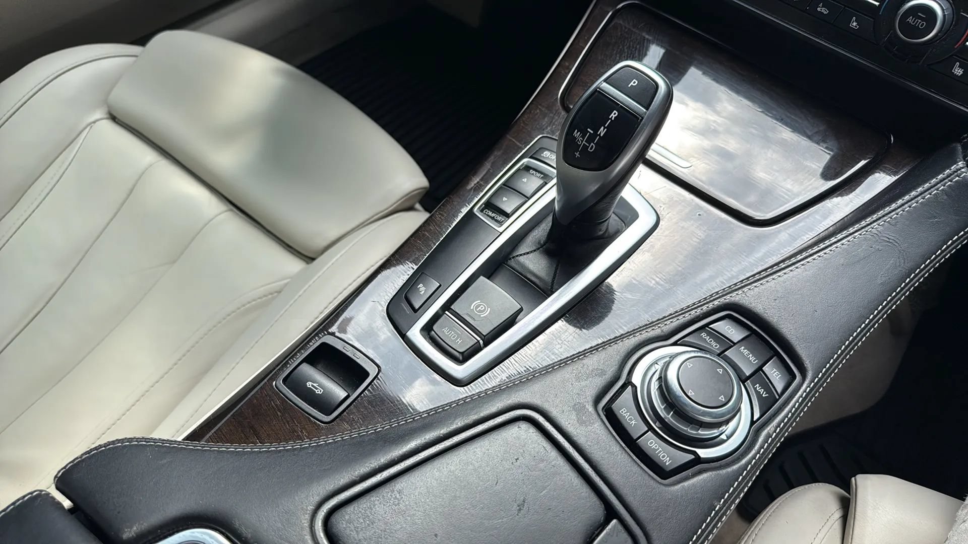 Used 2012 BMW 650i Convertible RWD image 22