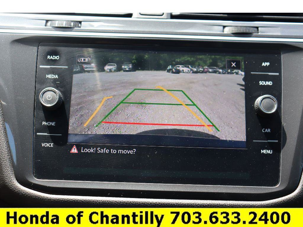 Used 2022 Volkswagen Tiguan SE image 10