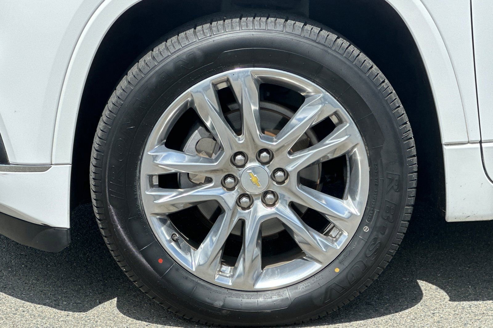 Used 2020 Chevrolet Traverse High Country w/ LPO, Floor Liner Package FWD image 28