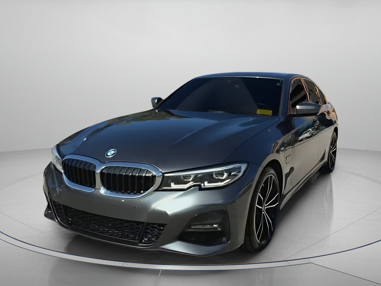 Used 2022 BMW 330e w/ M Sport Package image 10