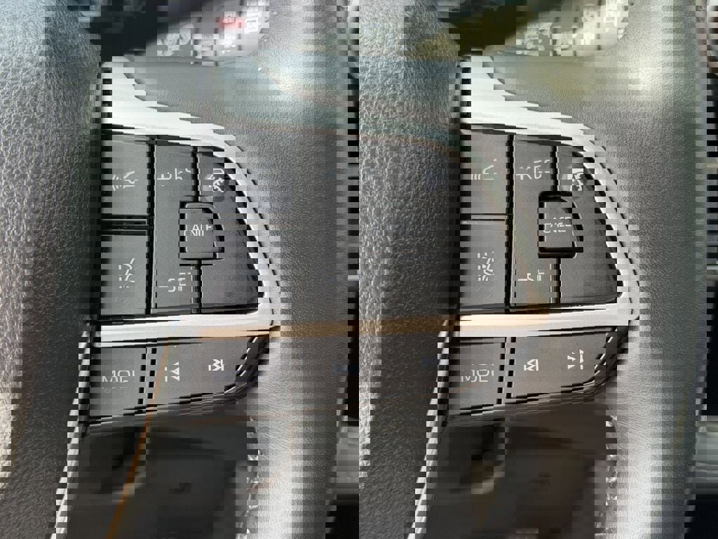 Used 2024 Toyota Highlander Platinum FWD image 23