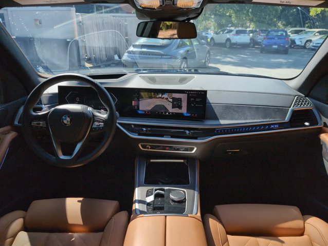 Used 2024 BMW X5 xDrive40i w/ Parking Assistance Package AWD/4WD image 25